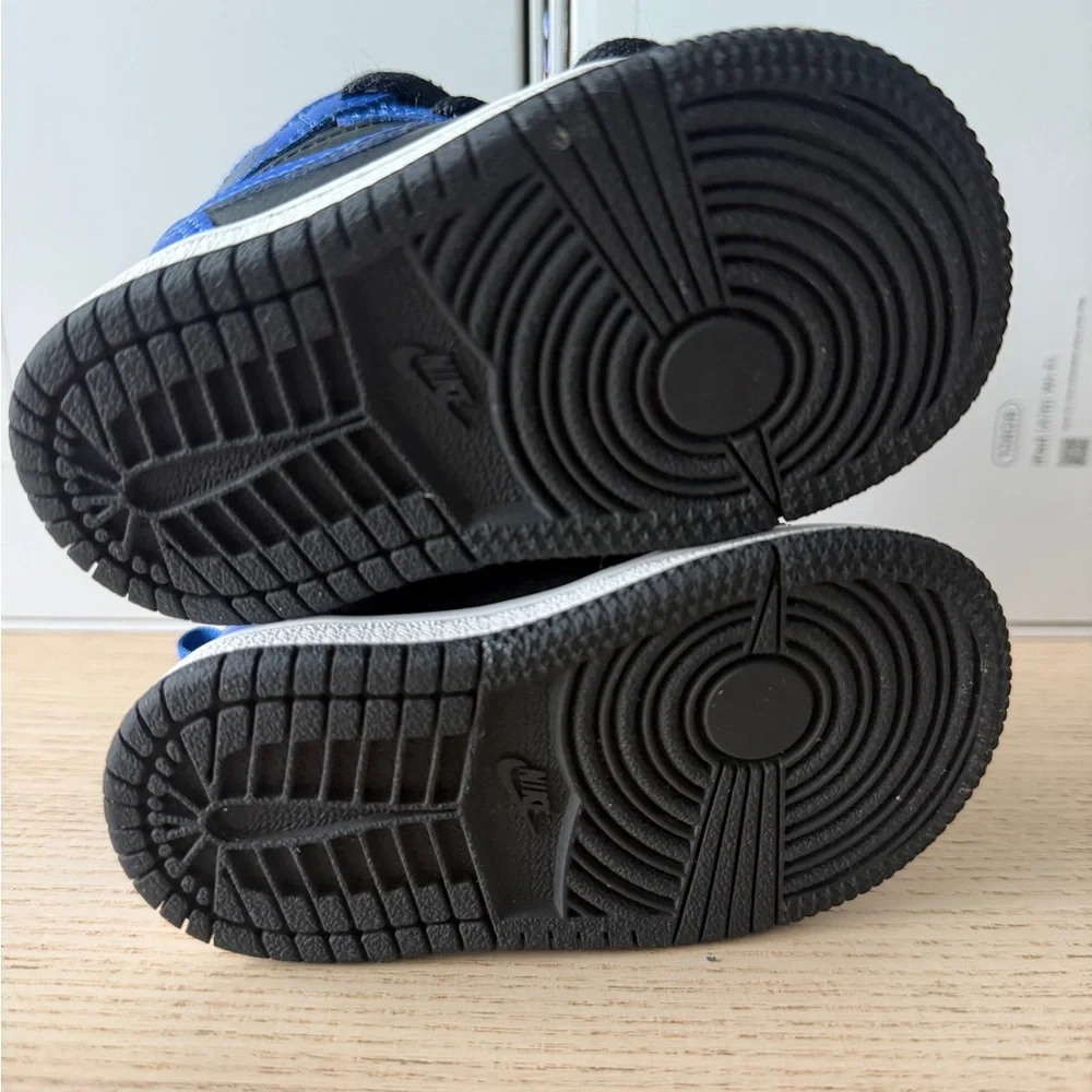 Air Jordan 1 Retro “Royal” Kids Size 4C